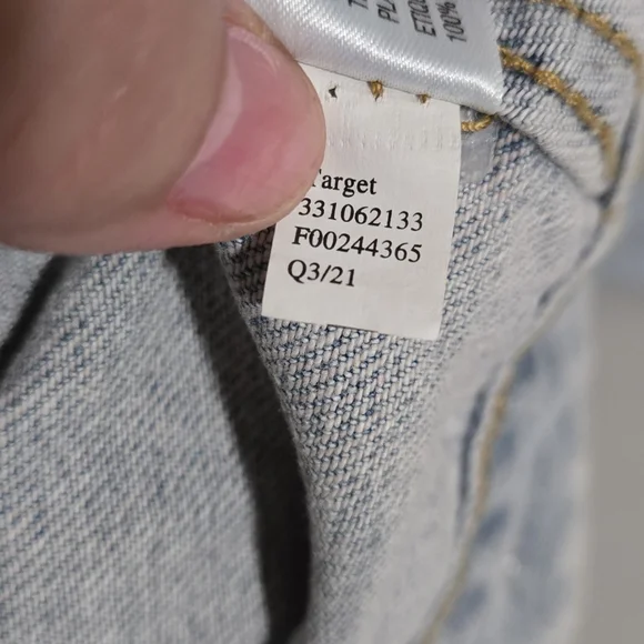 NWT Wild Fable Oversized Distressed Classic Denim Jacket Size L - Picture 5 of 11